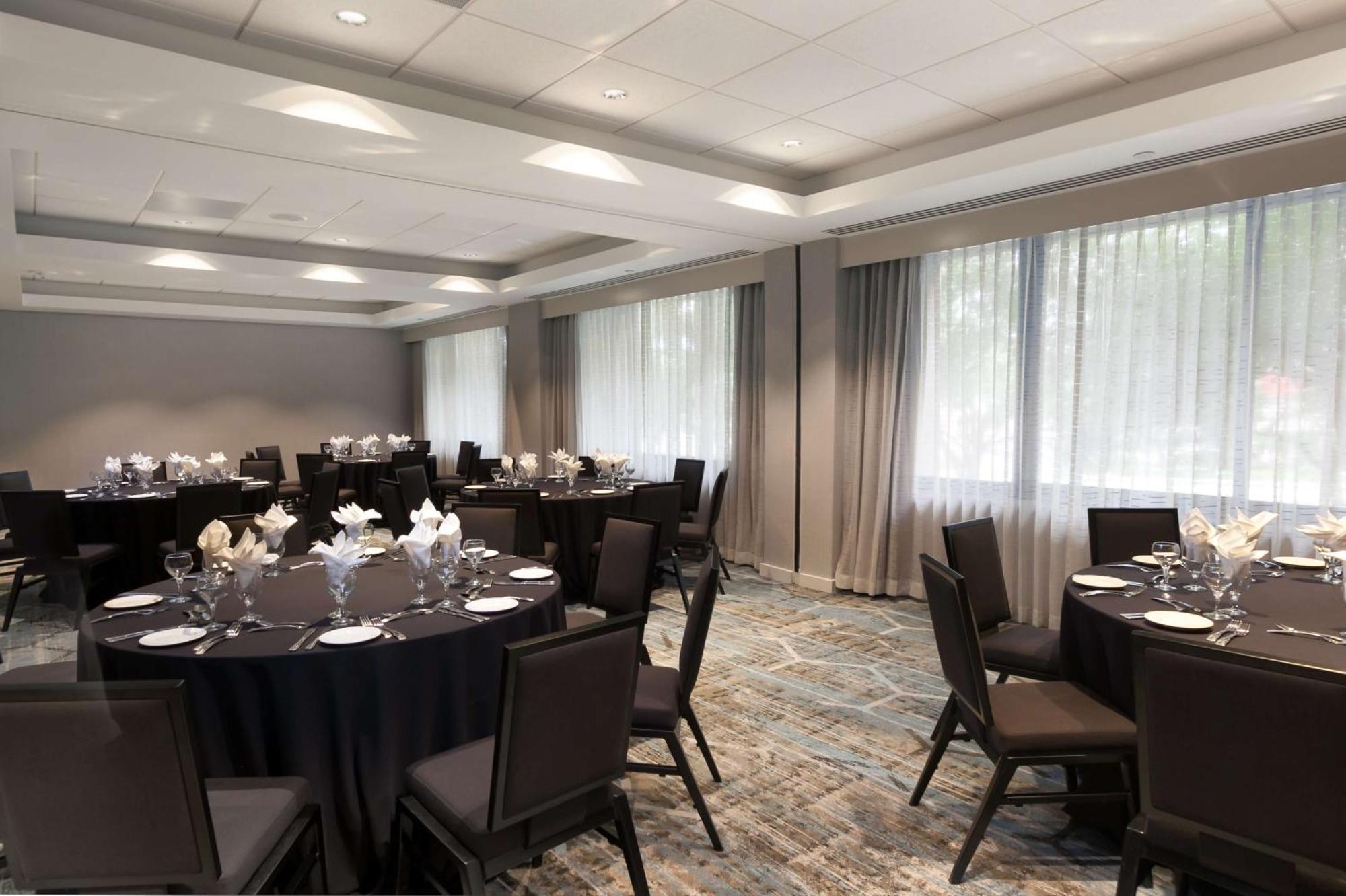Doubletree By Hilton Hotel & Suites Houston By The Galleria Екстер'єр фото