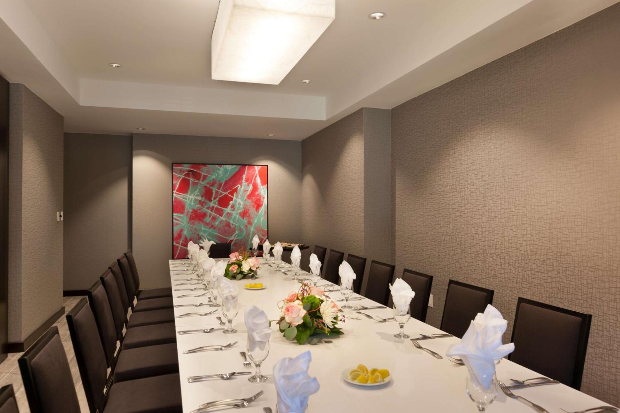 Doubletree By Hilton Hotel & Suites Houston By The Galleria Екстер'єр фото